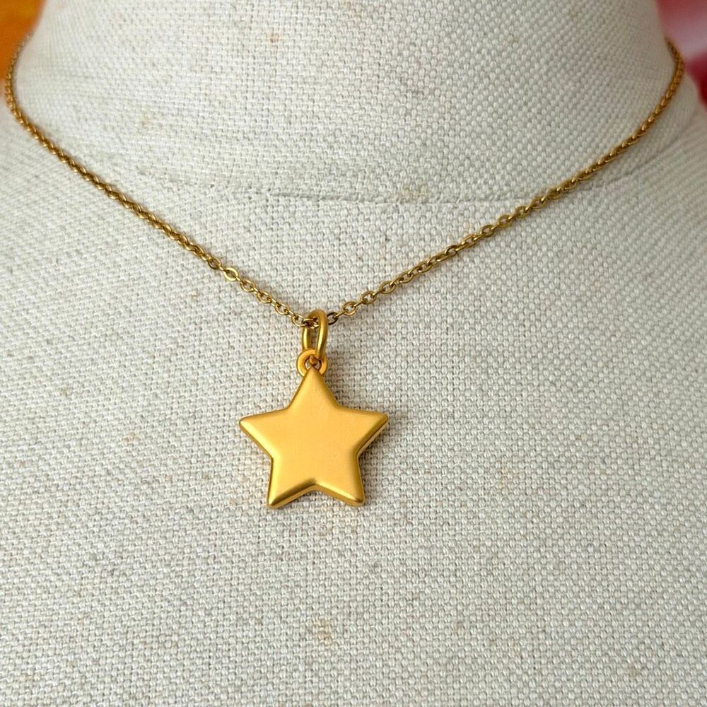 Vintage Weight Watchers WW Gold Tone Star Achievement Charm Necklace